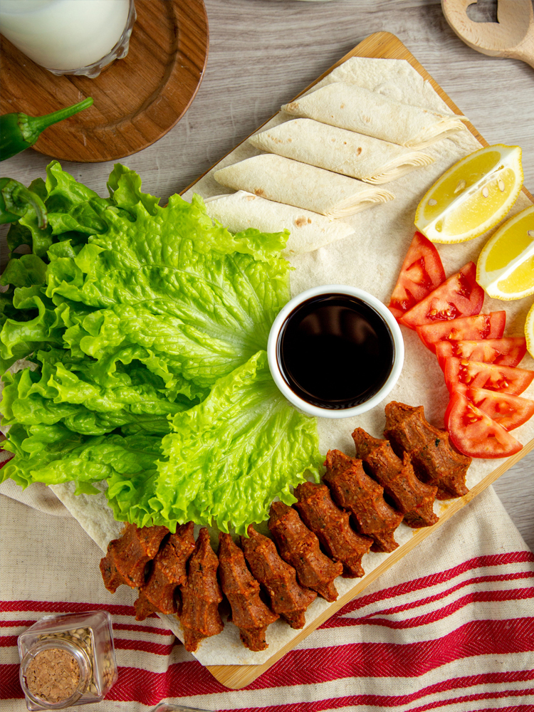 BİZ KİMİZ